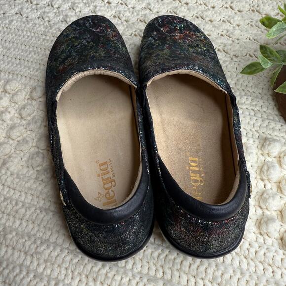 ALEGRIA Women's 41 Keli Floral Fusion Slip On Comfort Shoe Leather Metallic Blk - Picture 6 of 11